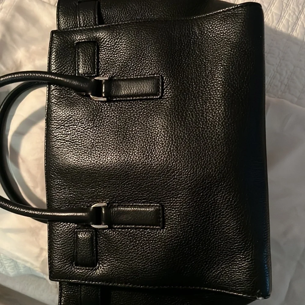 Authentic Michael Kors purse. - Picture 4 of 7